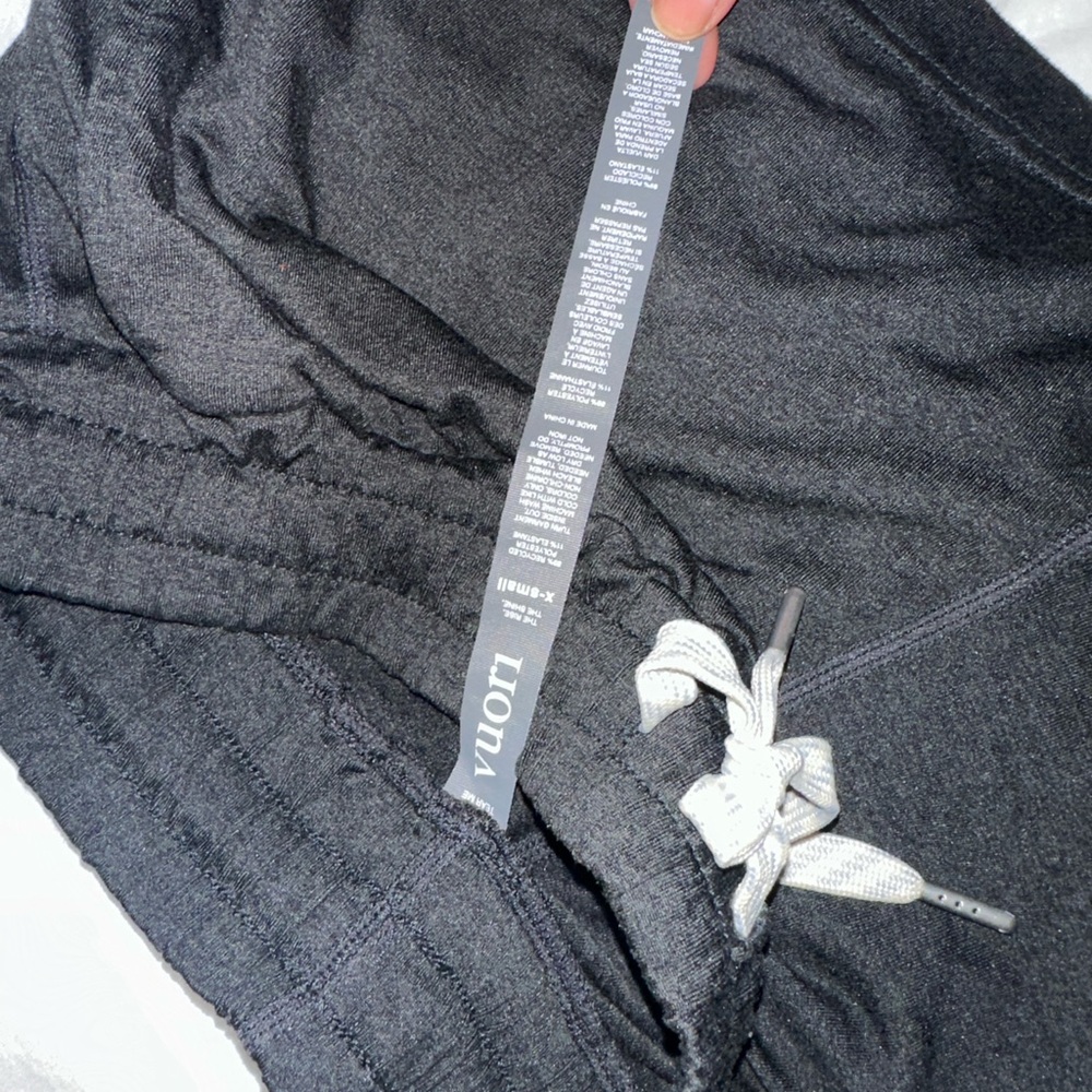 Vuori halo performance short